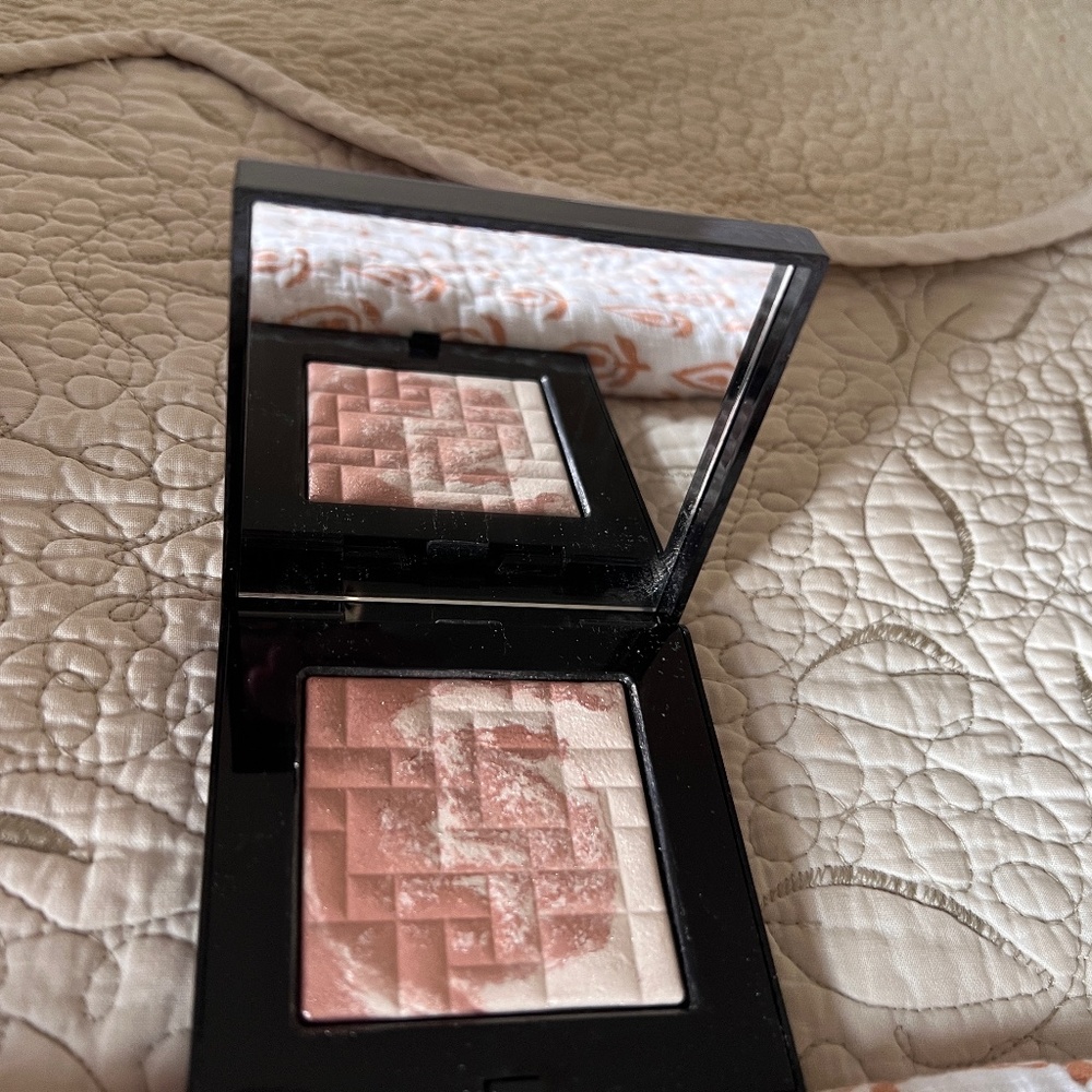 BOBBI BROWN NEW without box Highlighting powder PINK GLOW - Picture 4 of 5